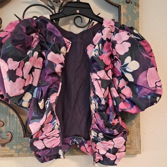 H&M Pink and Purple Floral Puff Sleeve Blouse. Excellent Condition Size Medium - Picture 8 of 11